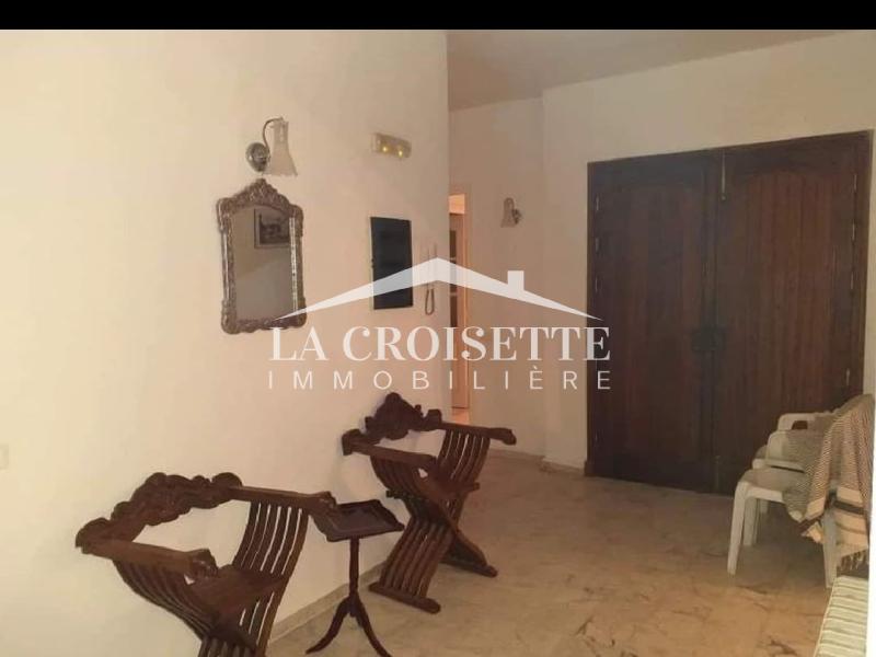 Rez-de chaussée de villa S+4 avec jardin à La Marsa
